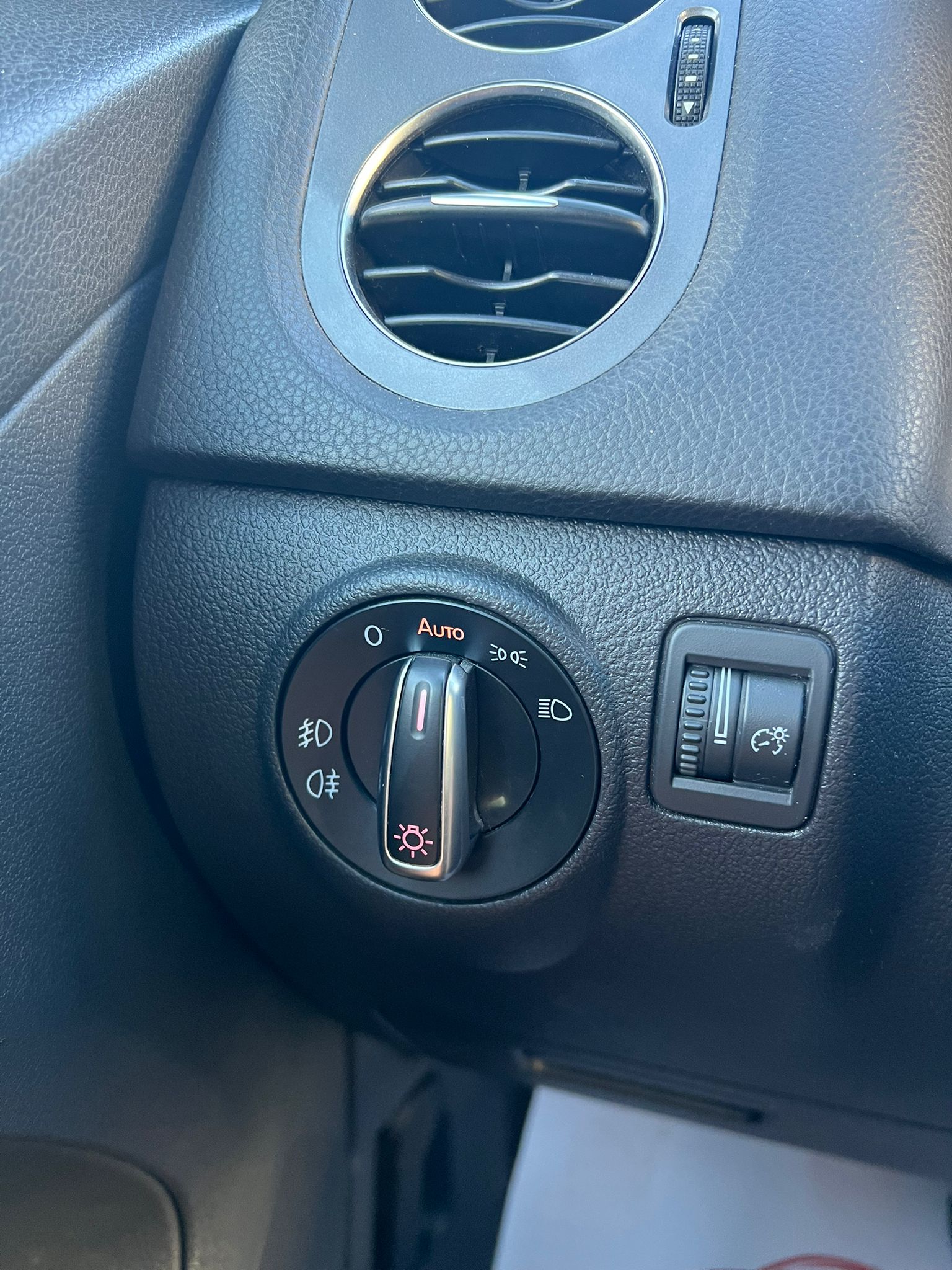 VW Tiguan 2.0 TDI R-Line DSG 4Motion